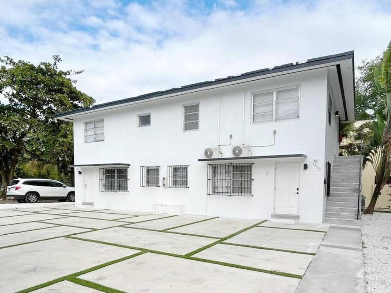Fully Equipped Apartments With Parking Near Cocowalk Miami Buitenkant foto