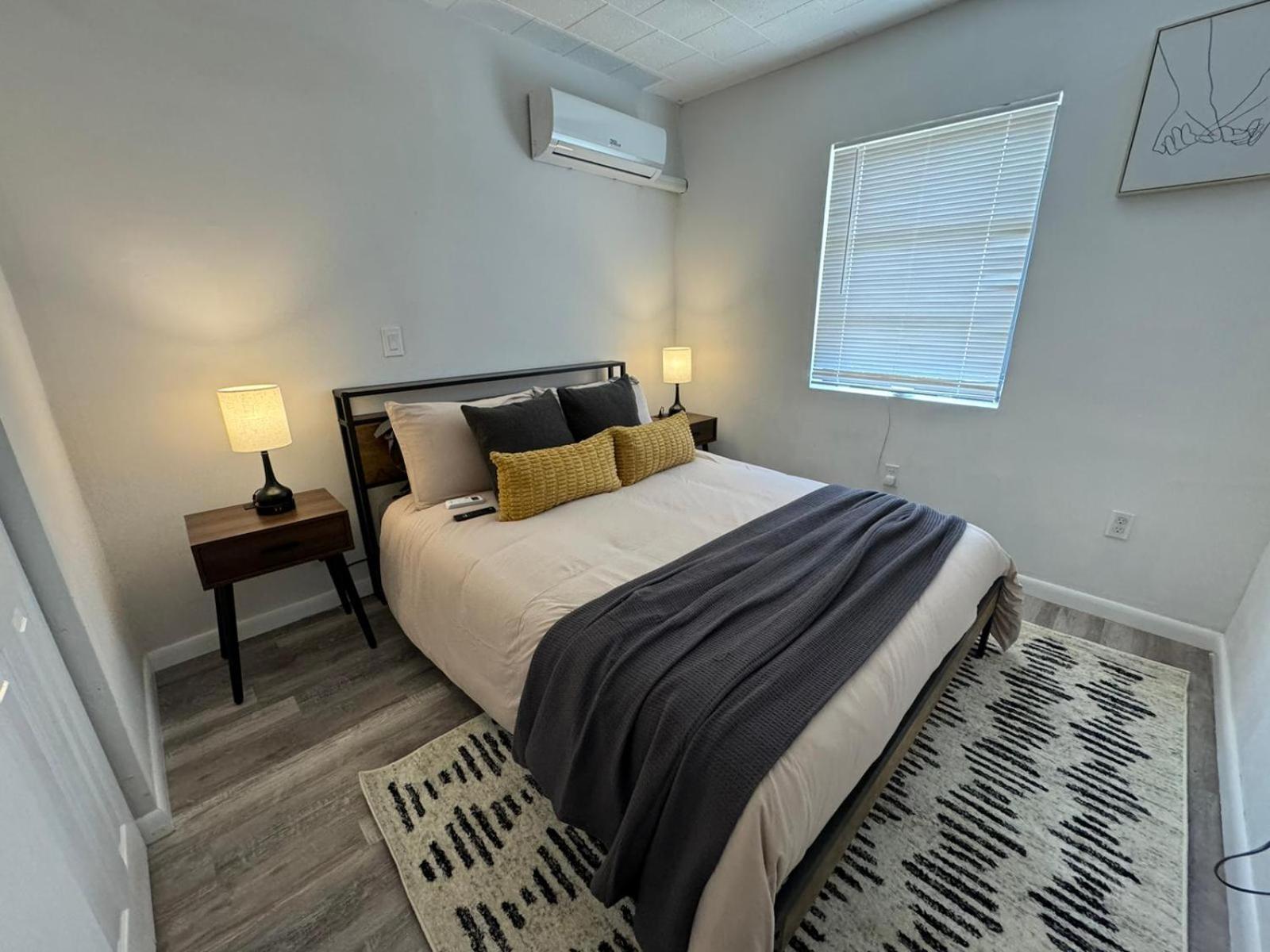 Fully Equipped Apartments With Parking Near Cocowalk Miami Buitenkant foto