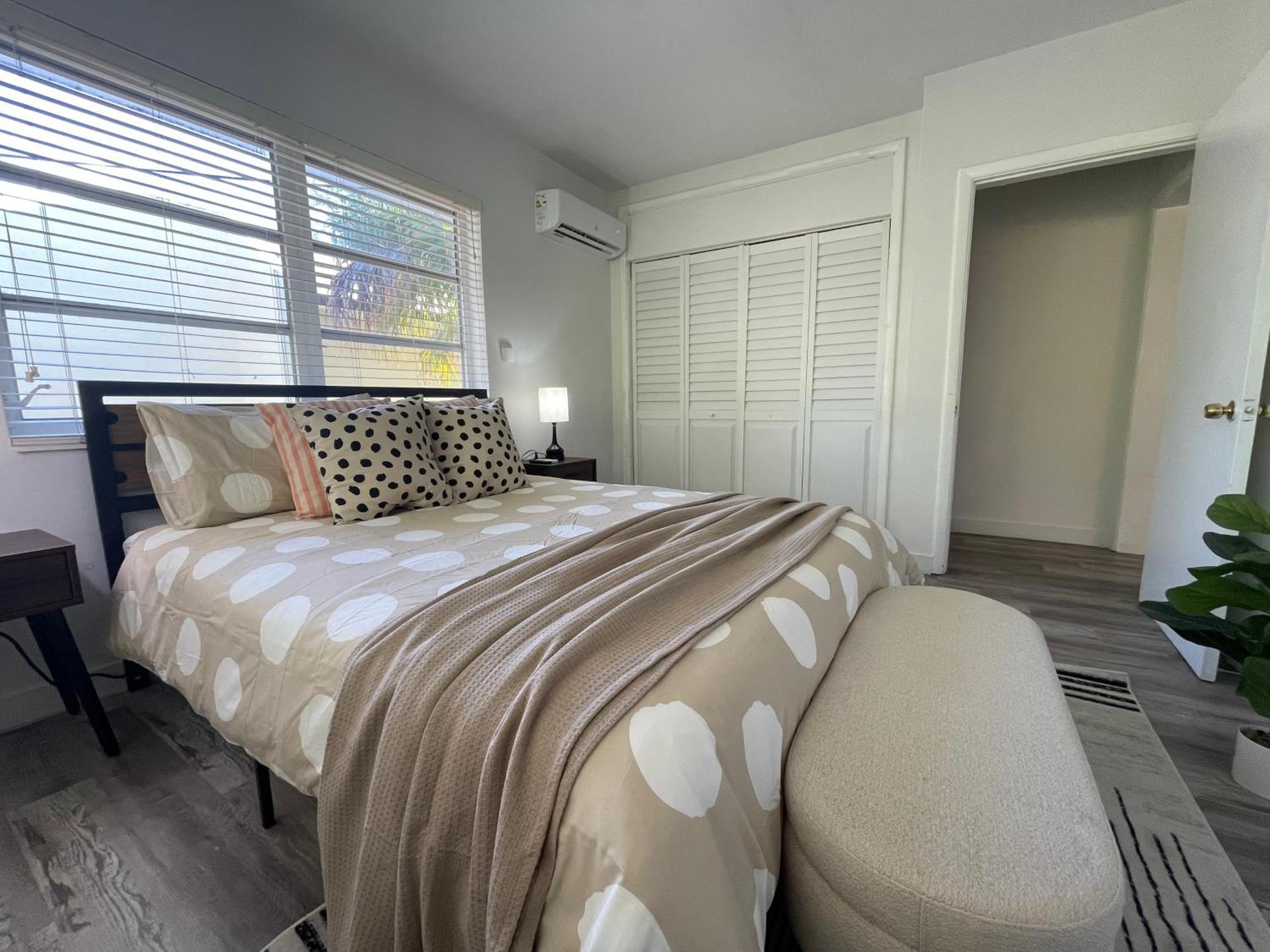 Fully Equipped Apartments With Parking Near Cocowalk Miami Buitenkant foto