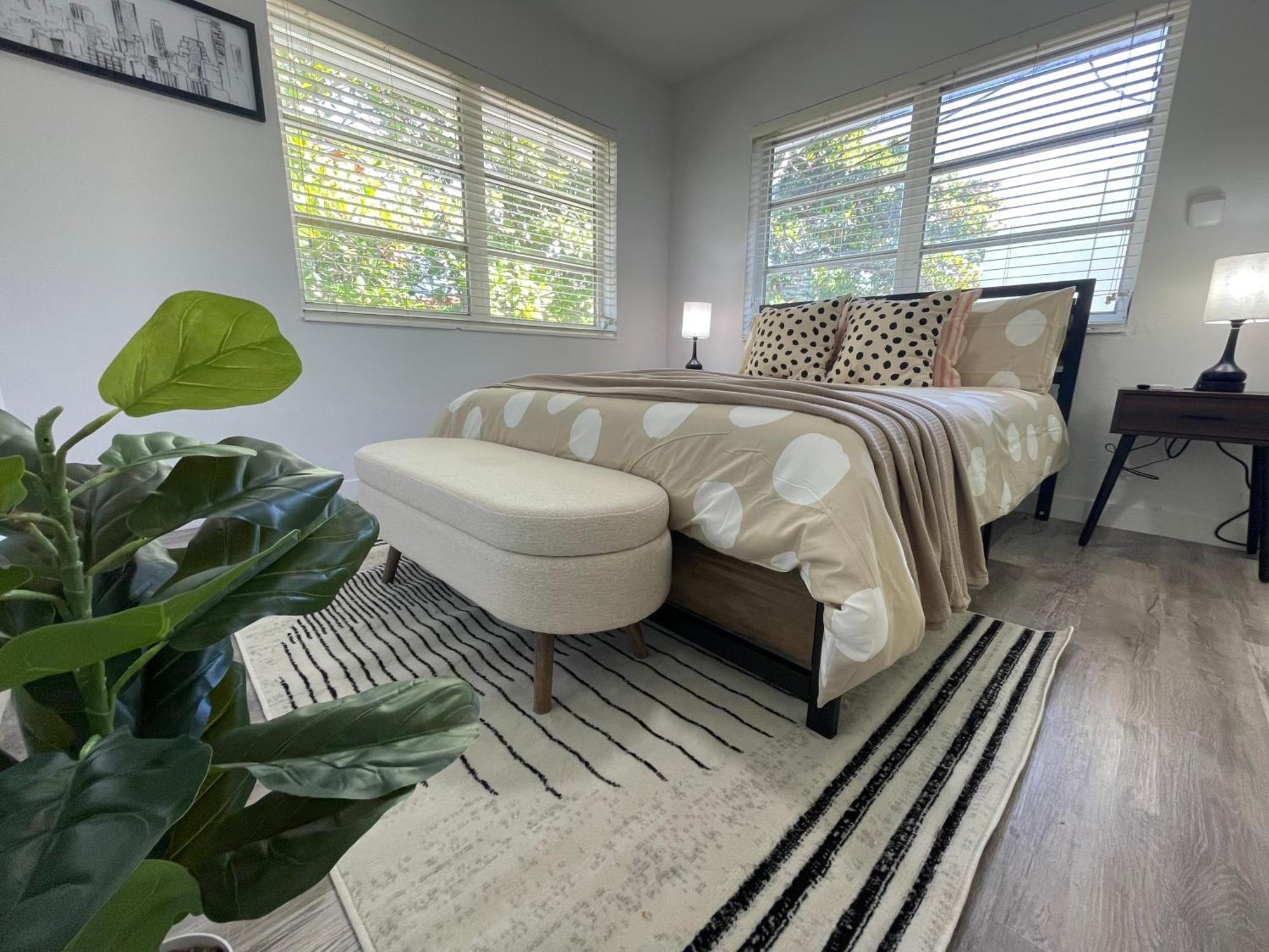 Fully Equipped Apartments With Parking Near Cocowalk Miami Buitenkant foto