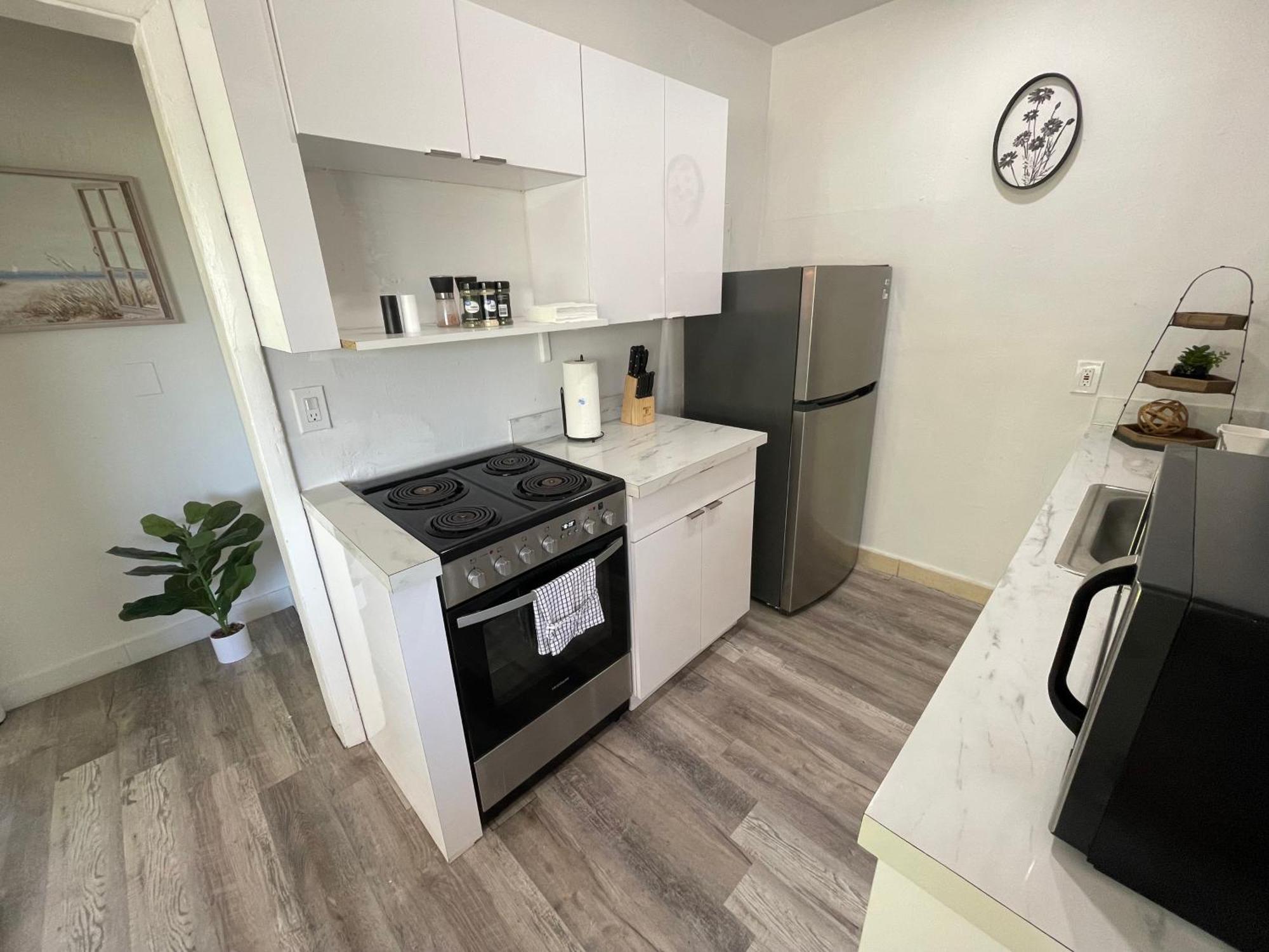 Fully Equipped Apartments With Parking Near Cocowalk Miami Buitenkant foto