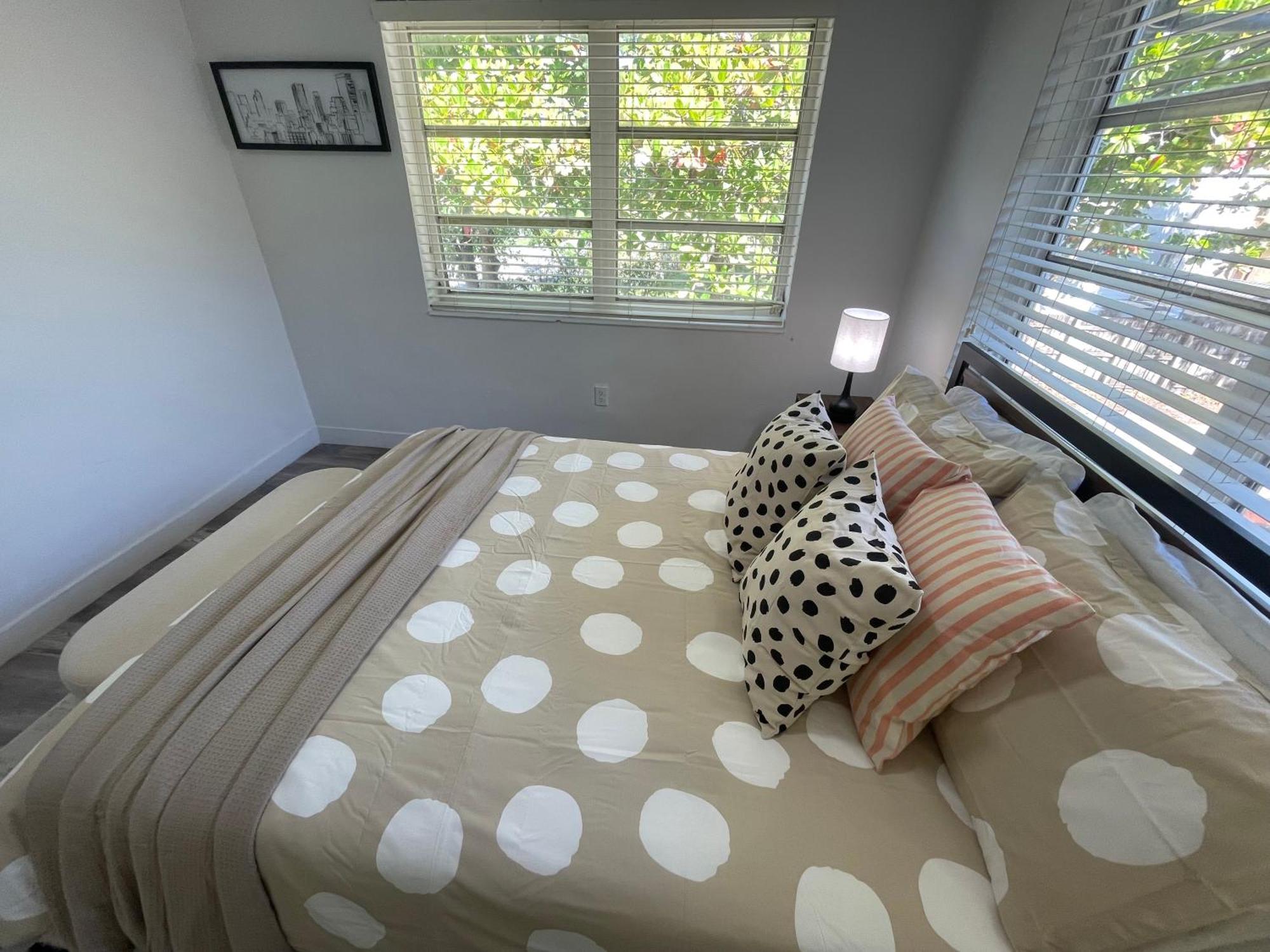 Fully Equipped Apartments With Parking Near Cocowalk Miami Buitenkant foto