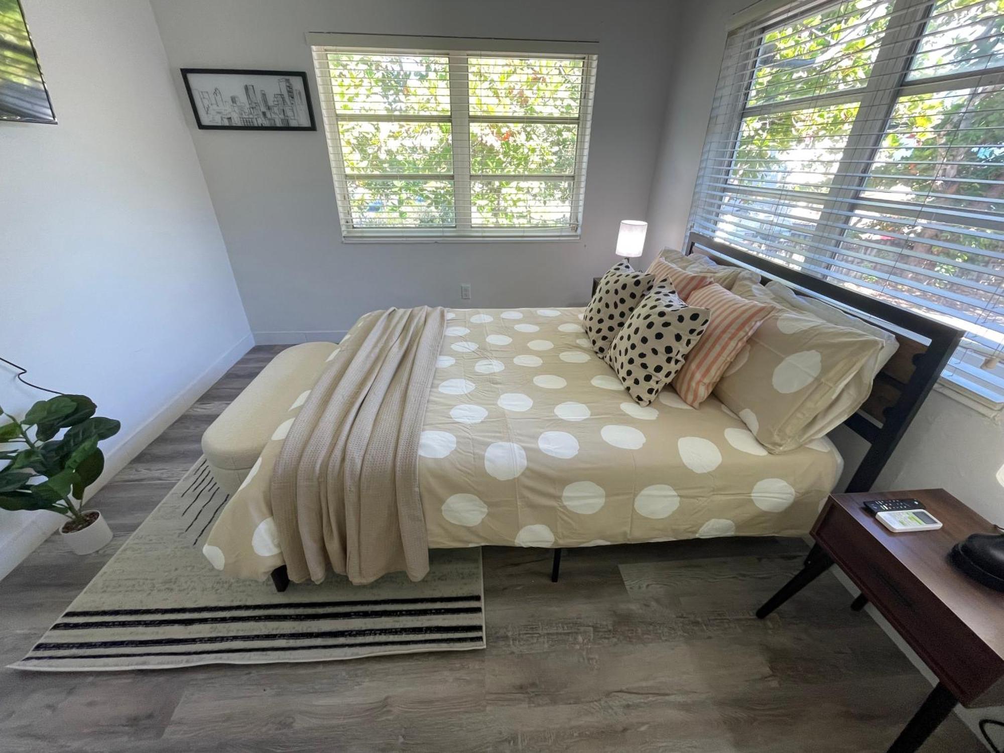 Fully Equipped Apartments With Parking Near Cocowalk Miami Buitenkant foto