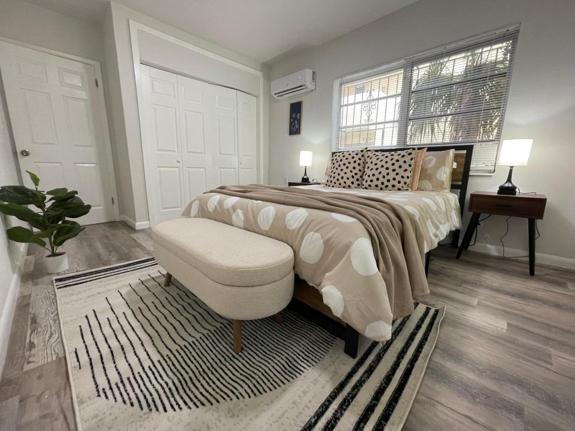Fully Equipped Apartments With Parking Near Cocowalk Miami Buitenkant foto