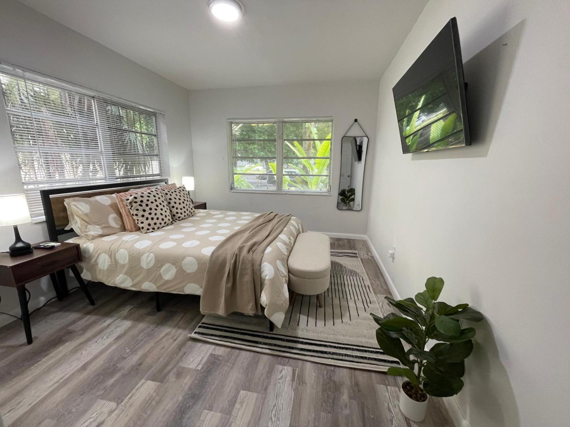 Fully Equipped Apartments With Parking Near Cocowalk Miami Buitenkant foto