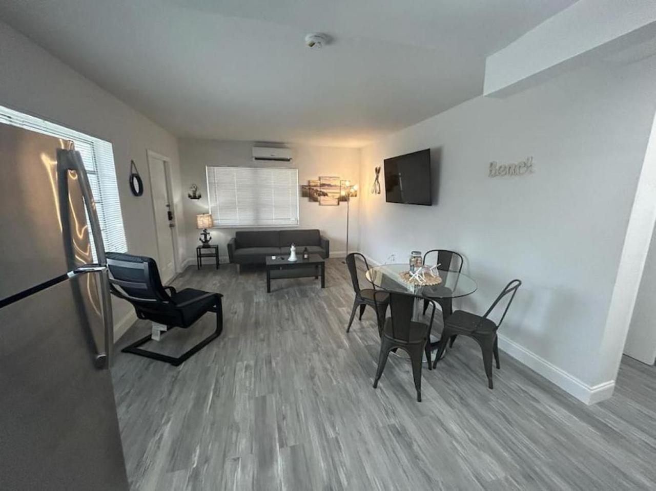 Fully Equipped Apartments With Parking Near Cocowalk Miami Buitenkant foto