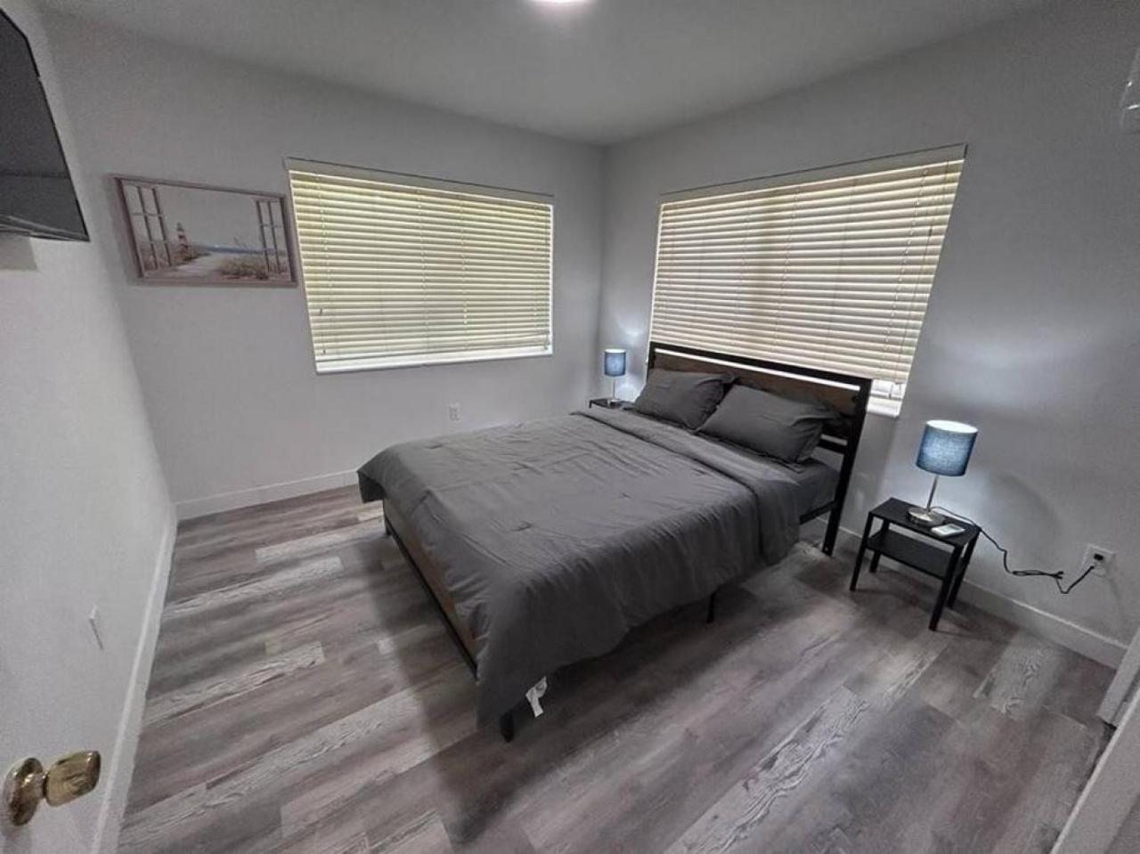 Fully Equipped Apartments With Parking Near Cocowalk Miami Buitenkant foto